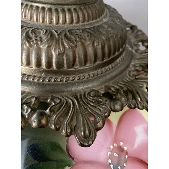 3 way Hurricane lamp beautifully hand painted - Picture 10 of 12